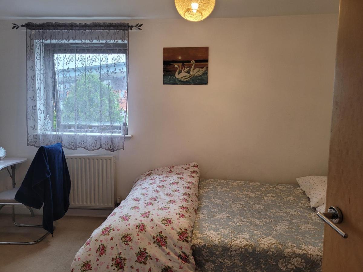 Room Near Heathrow Airport Хитроу Экстерьер фото